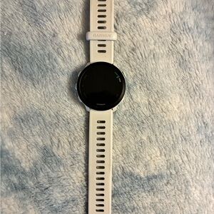 garmin White and Black GPS Running Smartwatch with Silicone Band w charging cord